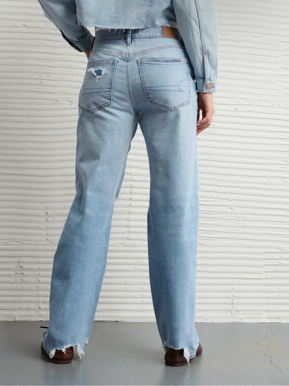 American Eagle Outfitters Light Blue Distressed Straight Leg Jeans - Picture 2 of 7